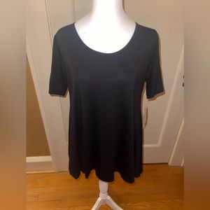 BNWT XS Lularoe Perfect Tee